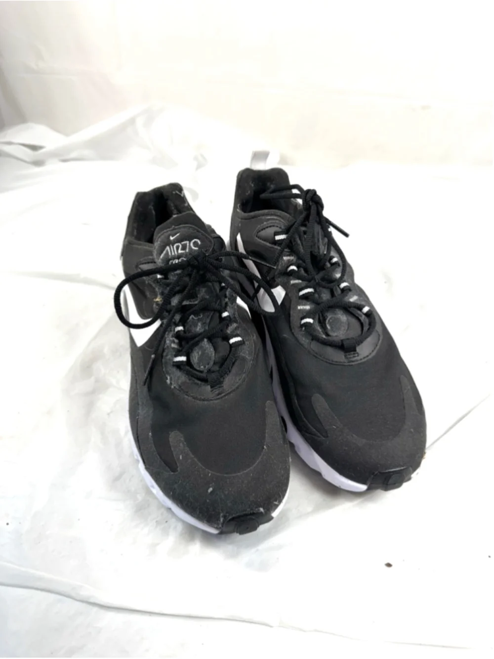 Nike Men's Air Max 270 React Training Shoes Size 7.5 US Black/White AO4971-004